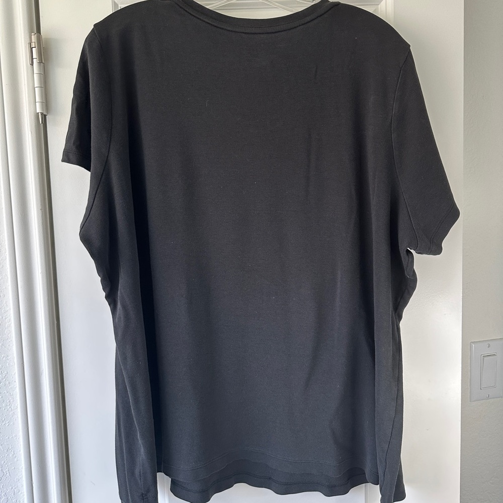 Falls Creek Womens Black Short Sleeve V-Neck Tee Clean Girl Aesthetic Basic - Picture 4 of 4